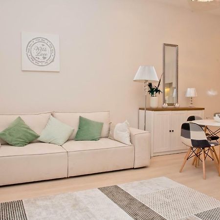Kalvin Square River Side Danube 부다페스트 외부 사진
