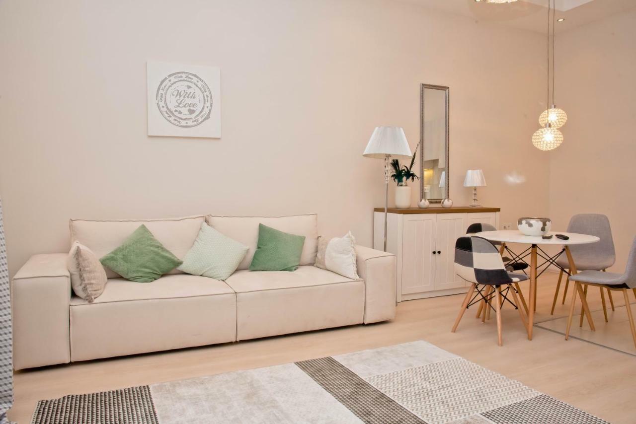 Kalvin Square River Side Danube 부다페스트 외부 사진
