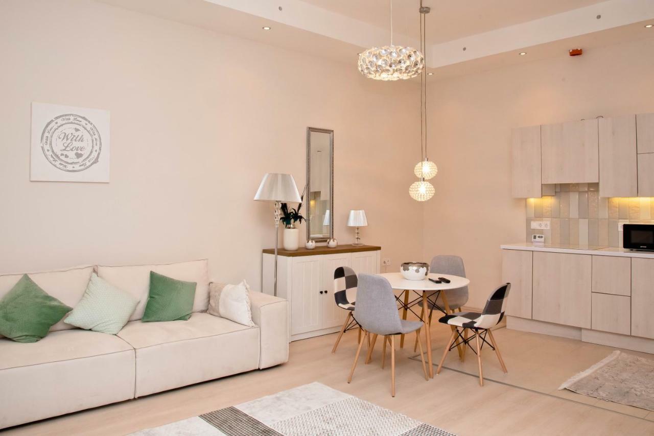 Kalvin Square River Side Danube 부다페스트 외부 사진
